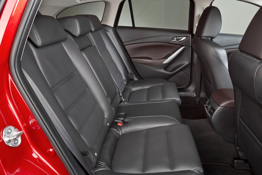 Интерьер Mazda6 Wagon 2015 года  (фото 61 из 77)